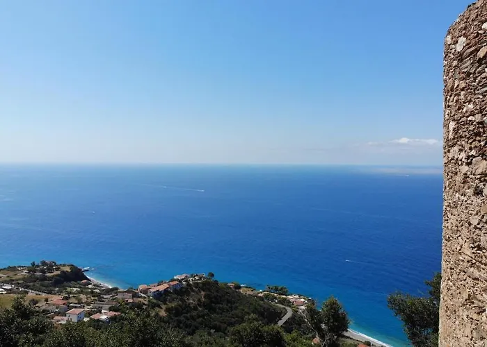 Donna Lea Aparthotel